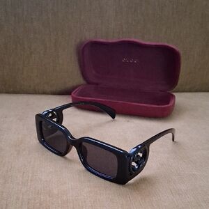 Gucci Rectongulaire Black Sunglasses